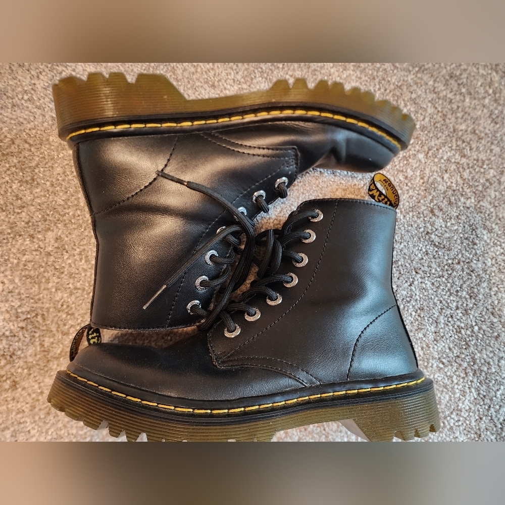Preowned Dr Martens size 6 black‎ boots - Picture 7 of 8